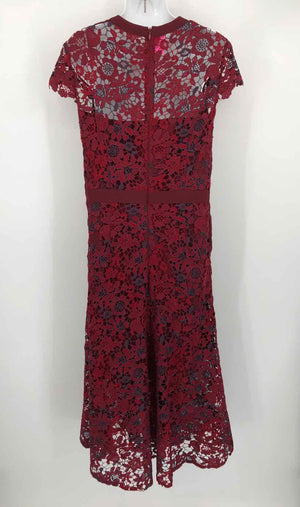 TAHARI Red Purple Applique Short Sleeves Size 8  (M) Dress