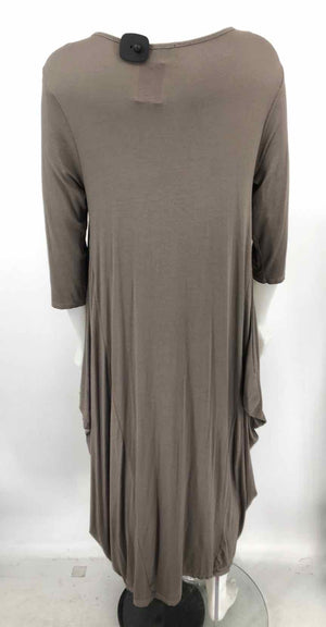 SAGA Taupe Made in Italy Long Half Sleeve Size MEDIUM (M) Dress