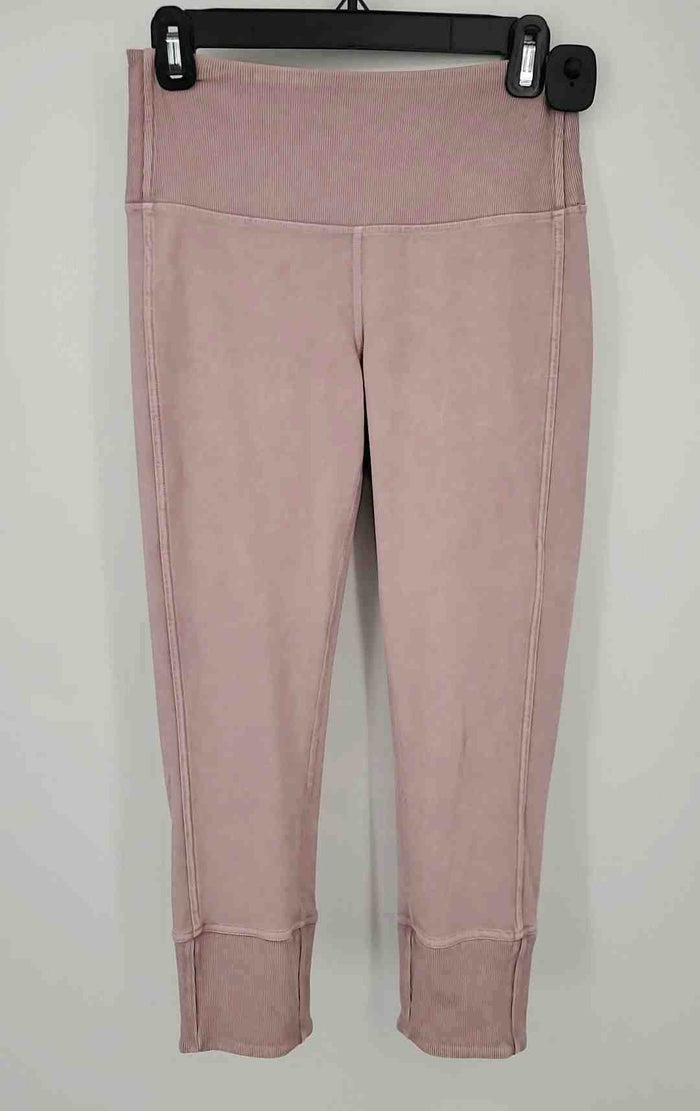 LULULEMON Pink 7/8 Length Legging Size 6  (S) Activewear Bottoms