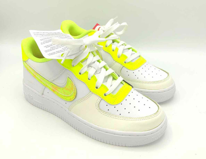 NIKE White Neon Yellow Sneaker Shoe Size 37.5 US: 7 Shoes