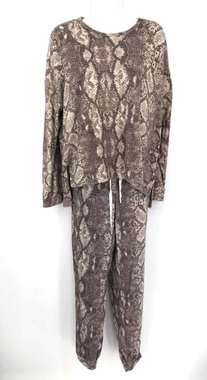 PJ SALVAGE Gray White Furry Sweats Size MEDIUM (M) 3PC Set