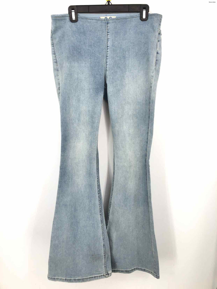 WE THE FREE by FREE PEOPLE Lt Blue Denim Mid-Rise Flare Size 30   (M) Jeans