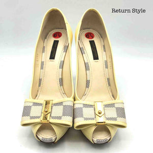 LOUIS VUITTON Ivory Gray Bow Shoe Size 36.5 US: 6.5 Shoes