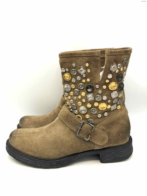 Tan Goldtone Studded Bootie Shoe Size 9-1/2 Shoes