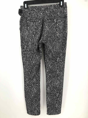 LULULEMON White Black Print Tapered Size 2  (XS) Activewear Bottoms