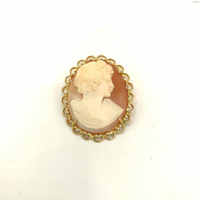 Beige Goldtone Vintage Cameo Oval 18k-Pendant