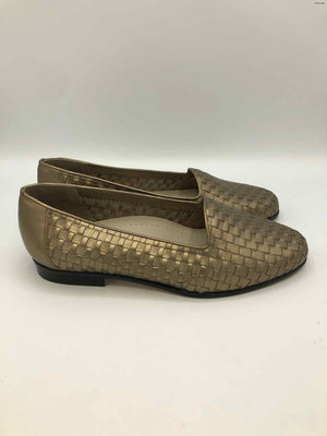 TROTTERS Gold Leather Woven Loafer Shoe Size 9 Shoes