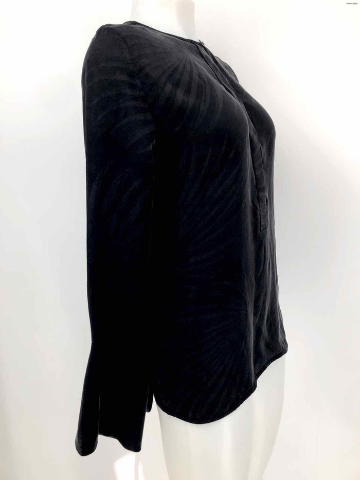 EQUIPMENT Black Silk Leaf Design Size X-SMALL Top