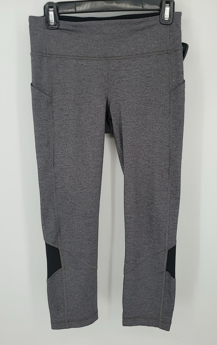 LULULEMON Gray 7/8 Length Legging Size 6  (S) Activewear Bottoms