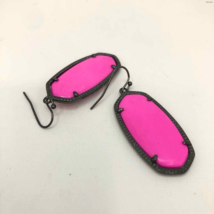 KENDRA SCOTT Fuchsia Gunmetal Earrings